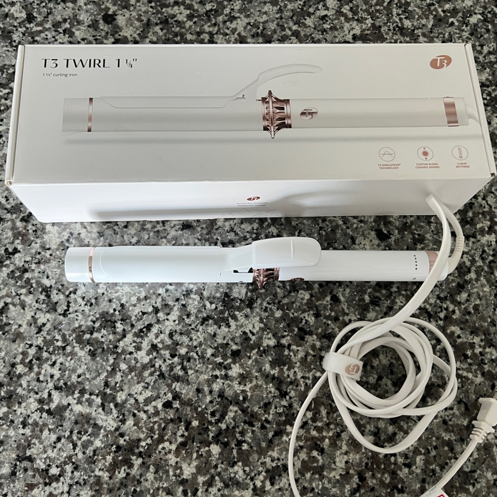 T3 Twirl 1 1/4” Ceramic Curling Iron